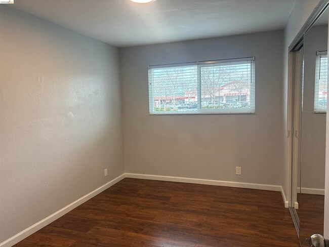 Building Photo - 4462 Clayton Rd