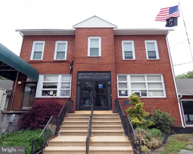 Building Photo - 35 East Ave
