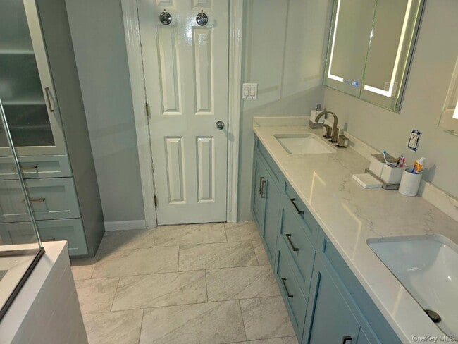 Building Photo - 3 Bennett Dr