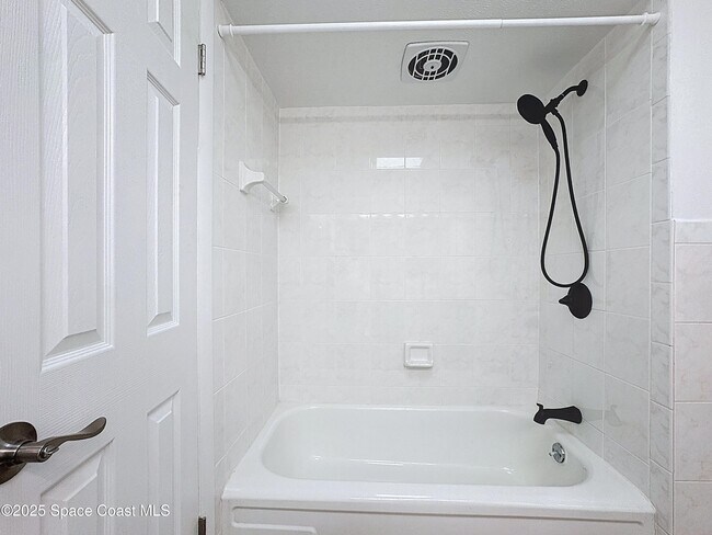 Building Photo - 205 Bimini Dr