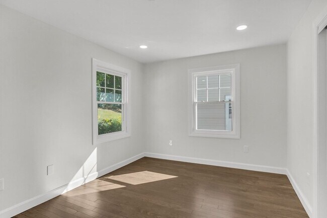 Building Photo - 428 Mower St