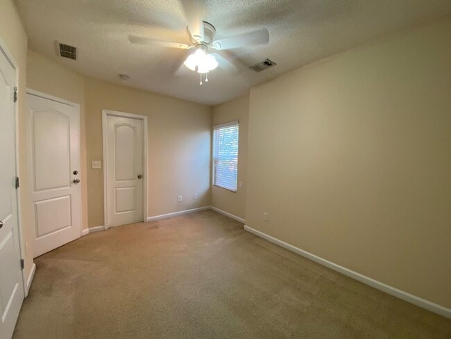 Building Photo - BRIDGEWATER HOME! PRE-LEASING FOR IMMEDIATE MOVE IN! ROOMMATE MATCHING ONLY