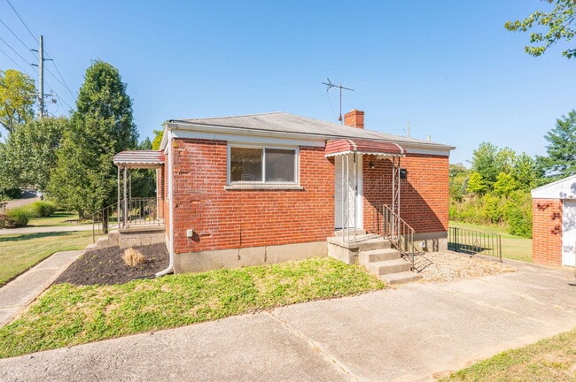 Building Photo - 4057 Lee Ct