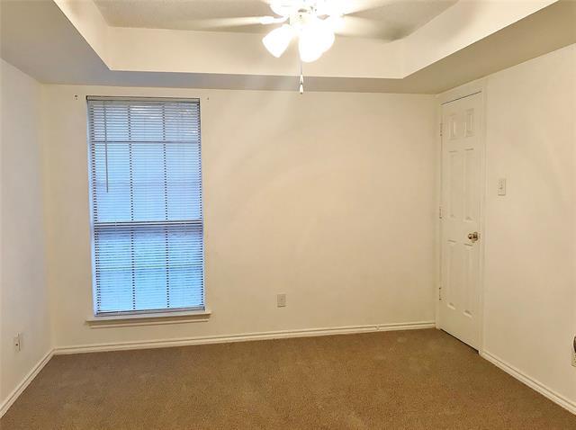 Building Photo - 1129 Bent Oaks Dr