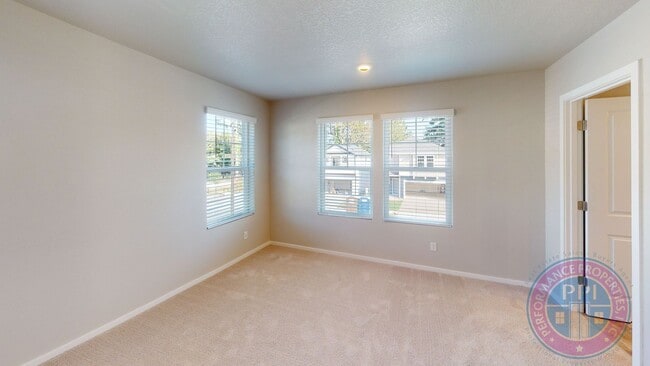 Building Photo - New Construction, Stylish Floorplan & Amen...