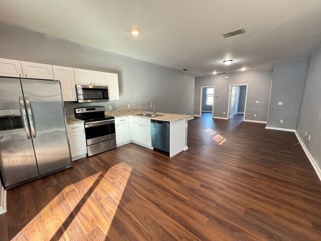 Building Photo - Start Fresh in a New 3BD/2BA Home Built for the Way You Live in Oviedo! WASHER & DRYER INCLUDED! ...