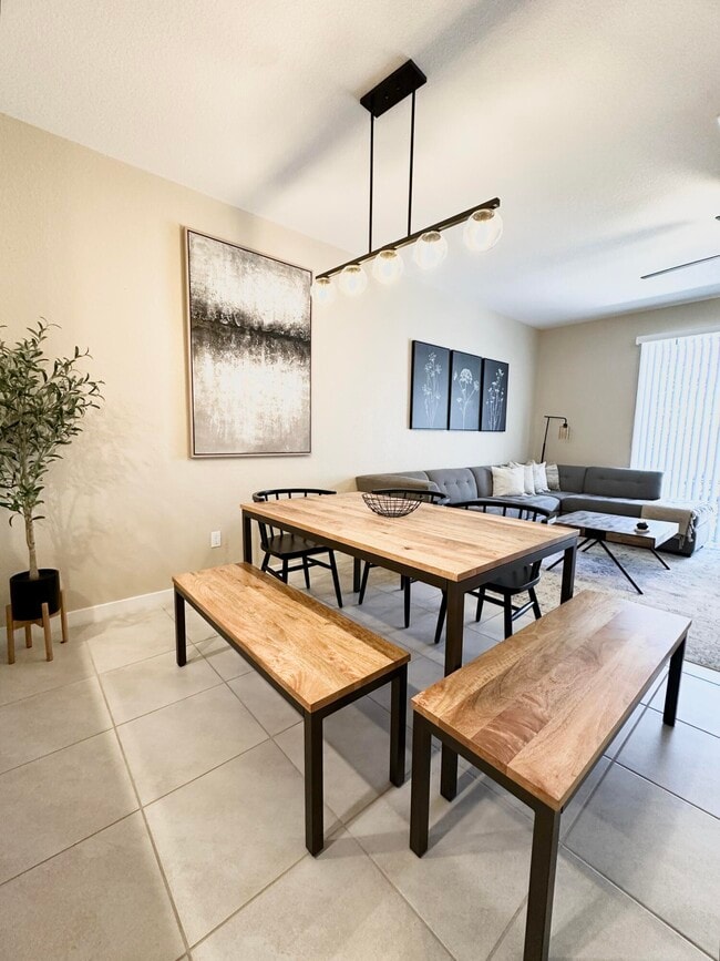 Building Photo - 69 Bandol St