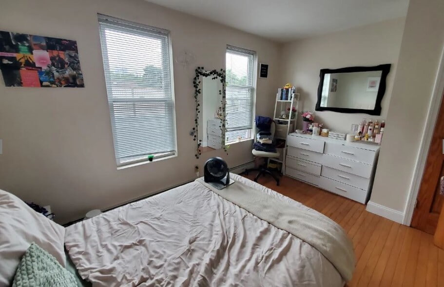 Building Photo - 280 Pearl St