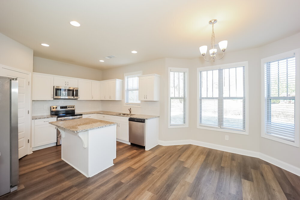 Building Photo - 425 Flowery Branch Ct