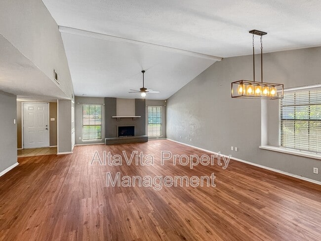 Building Photo - 4213 Avon Ct