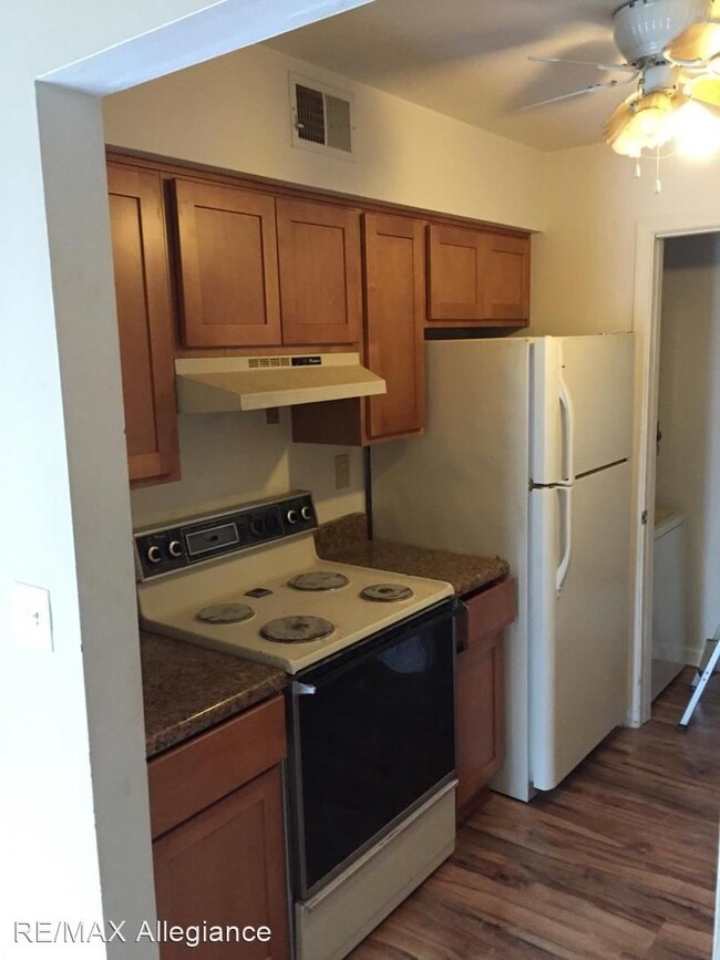 Building Photo - 1 br, 1.5 bath House - 1531 PENROSE ARCH