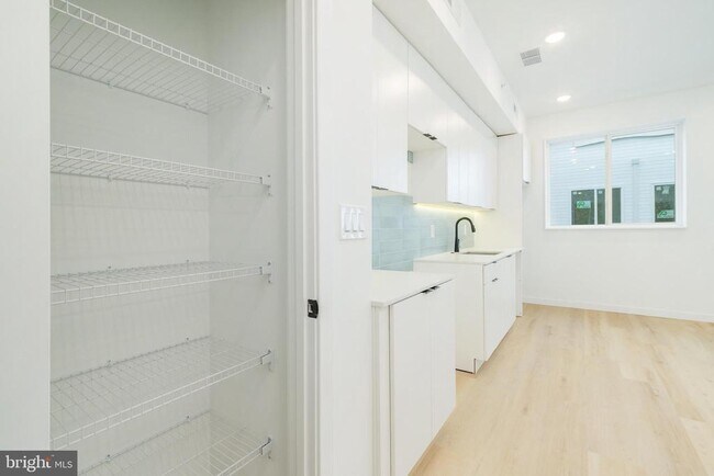 Building Photo - 2721 N Howard St