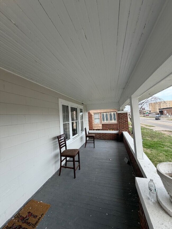 Building Photo - House for Rent in Canton