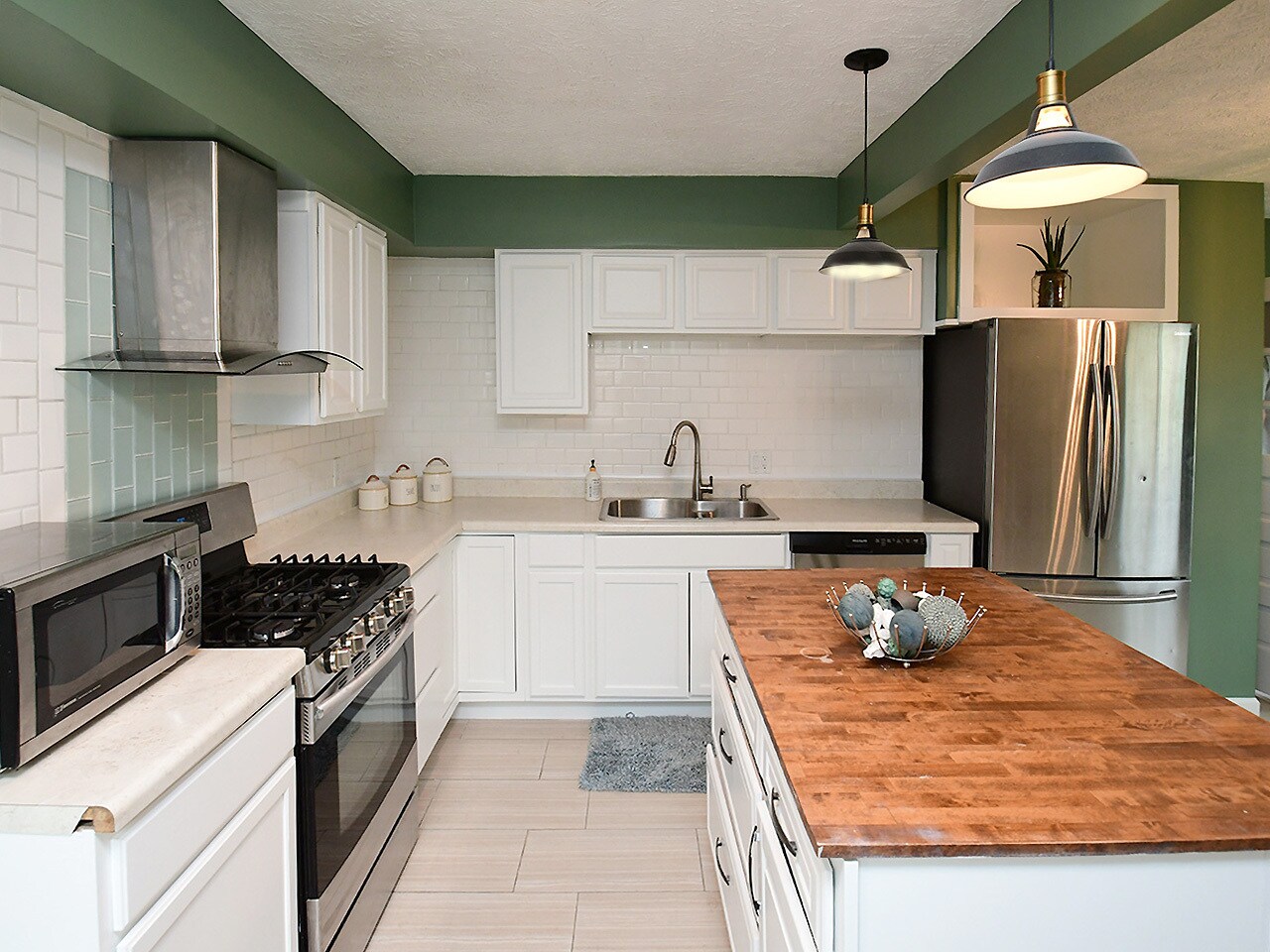 Building Photo - 6939 Binney St