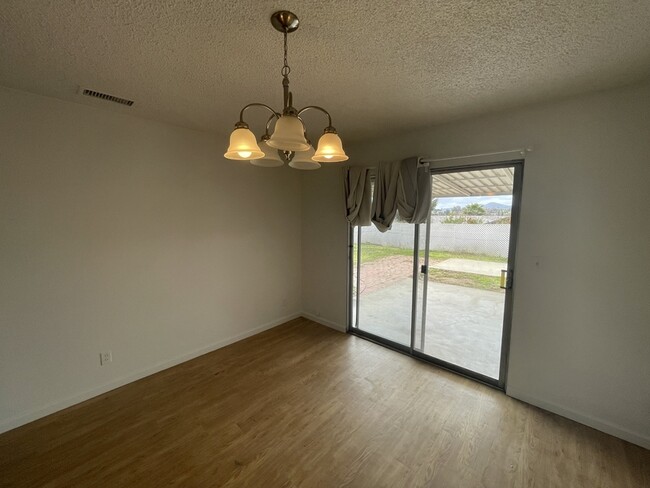 Building Photo - 1349 Taft St