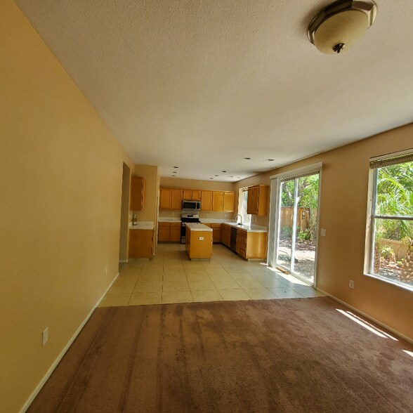 Building Photo - 558 Esplanade Ln