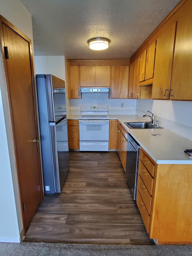 Building Photo - 250 Beach Pl