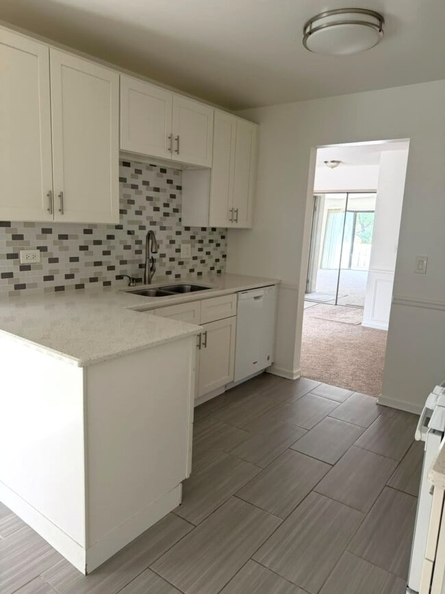 Building Photo - 327 Wildberry Ct