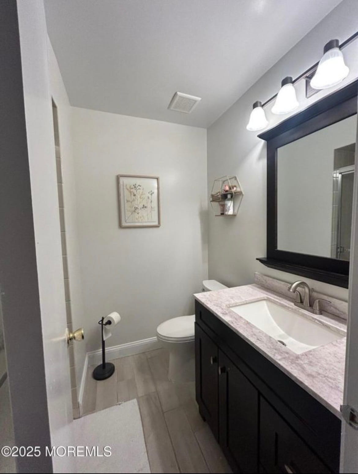 Building Photo - 182 Tulip Ln