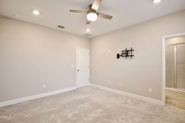 Building Photo - 6491 Cyrils Dr