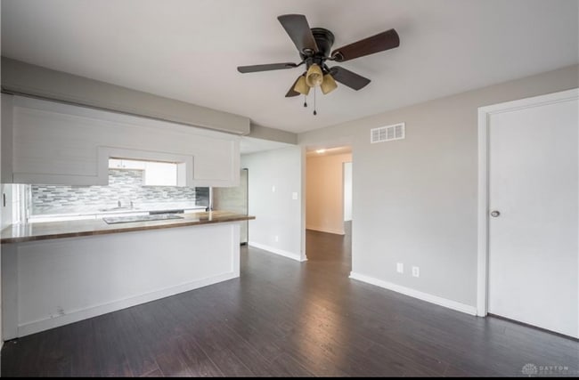 Building Photo - 1408 Long Island Ct