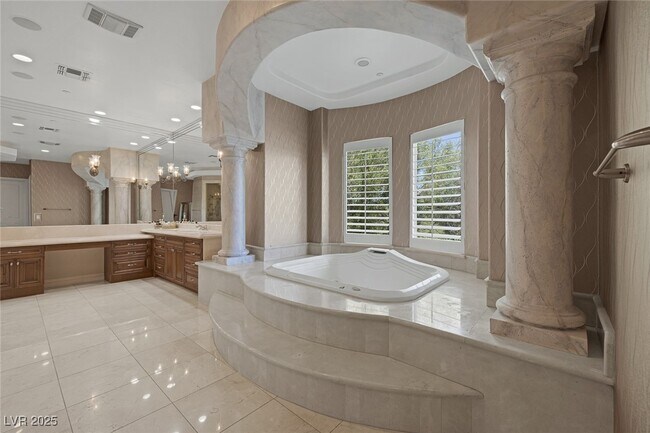 Building Photo - 1545 Villa Rica Dr