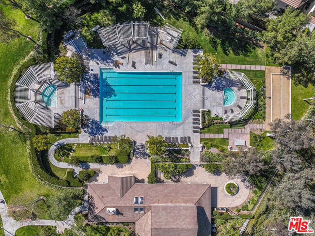 Building Photo - 27887 Skycrest Cir Dr