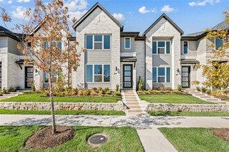 Building Photo - 9609 Dahlia Blvd