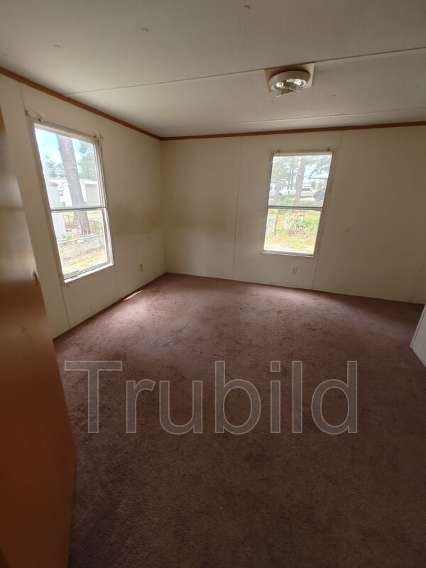 Building Photo - 932 Country Club Dr