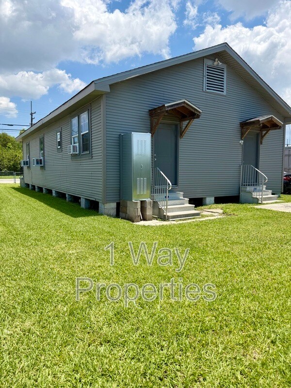 Building Photo - 7409 4th St