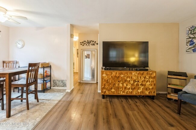 Building Photo - 6C Pembroke Ln