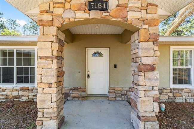 Building Photo - 7184 Hemlock Loop