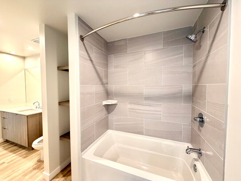 Building Photo - 452 SW 2nd St