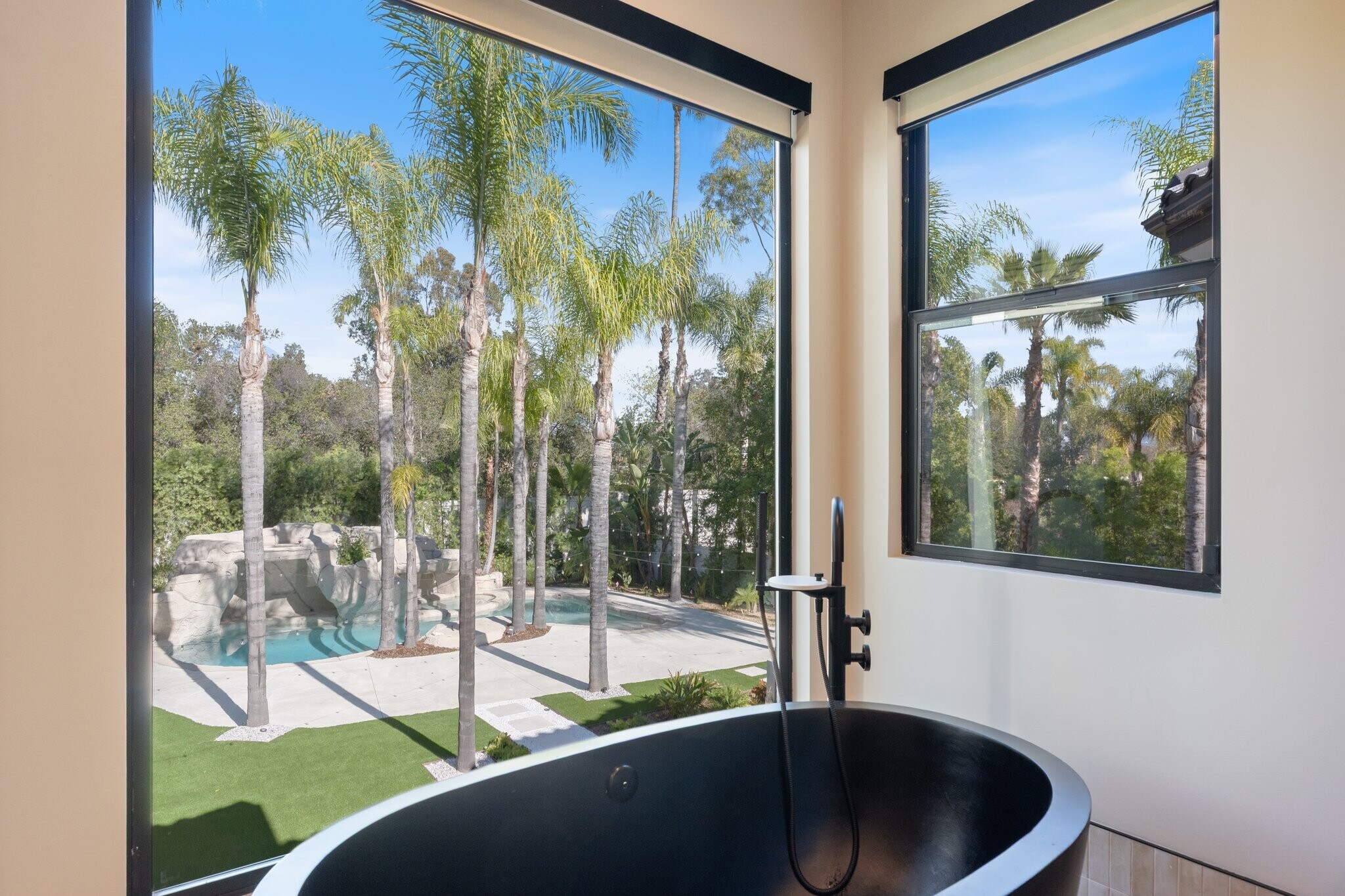 Building Photo - 17437 Oak Creek Ct