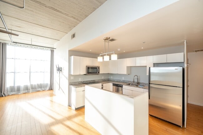 Building Photo - 1 Cool Blow St