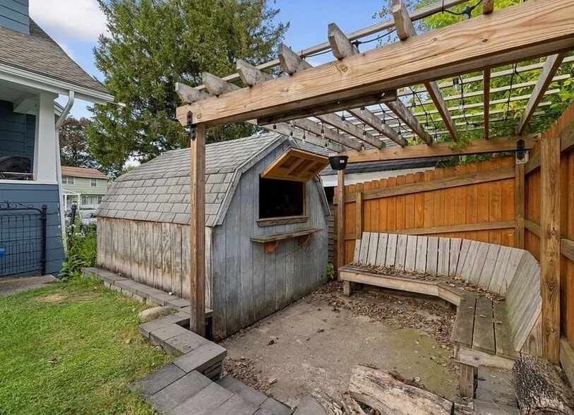 Building Photo - 415 Whittier Ave