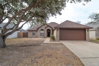 Building Photo - 16 E Martin Ave