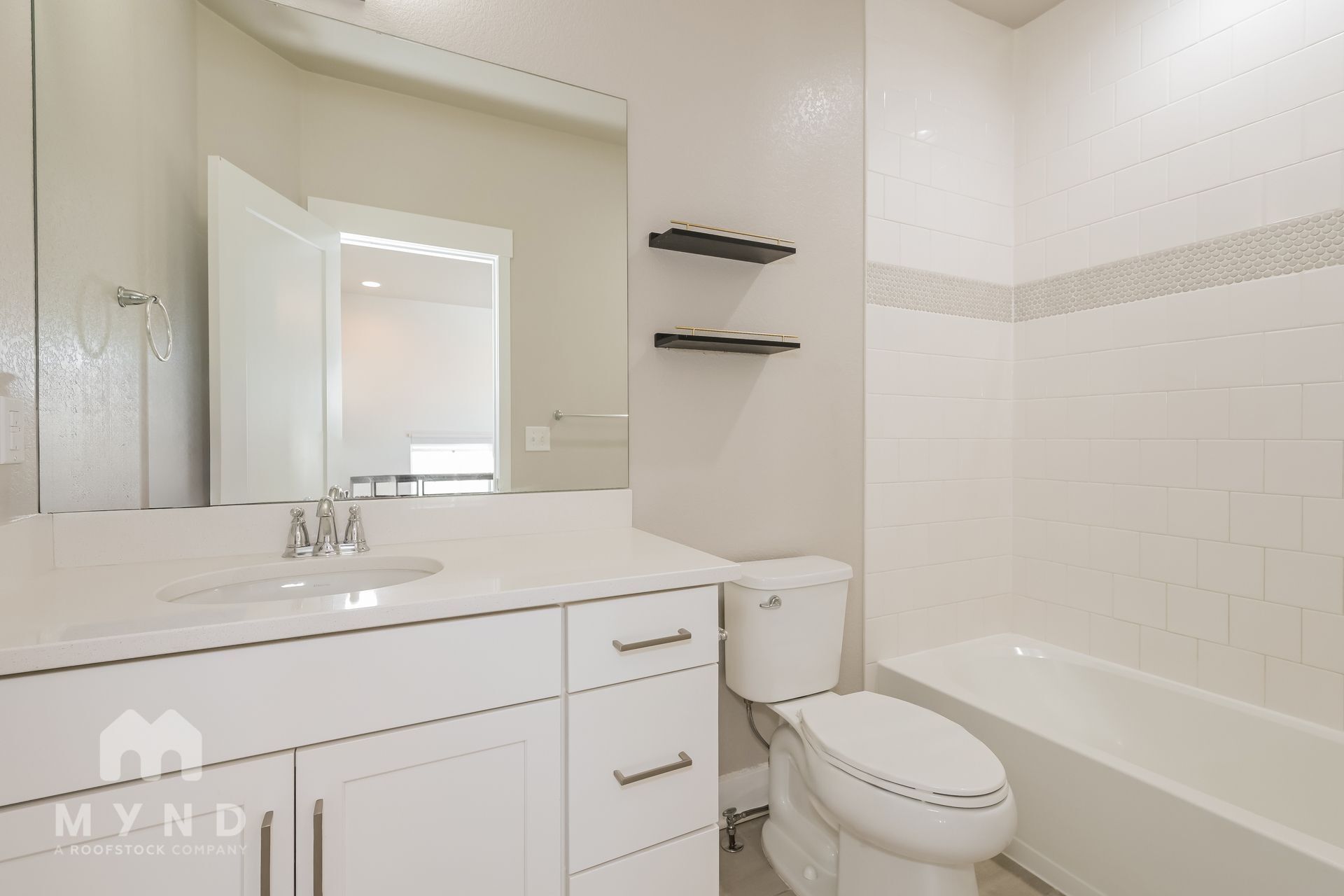 Building Photo - 6047 N Netherland Ct