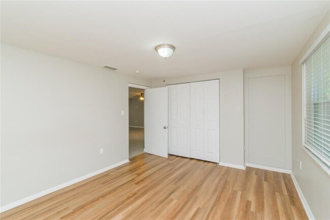 Building Photo - 5606 Andrea Dr