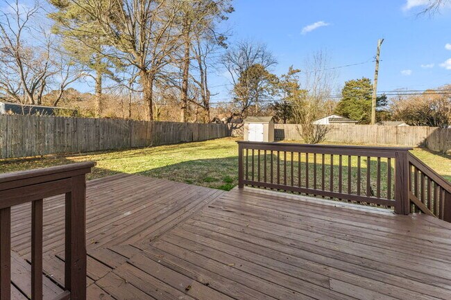 Building Photo - 108 E Magruder St