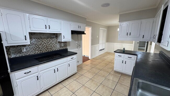 Building Photo - 2302 Hawksmoor Pl
