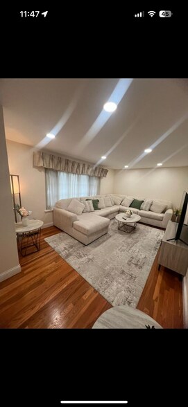 Building Photo - 4505 Shenandoah Ave