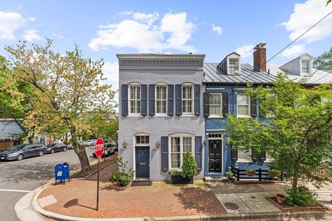 Building Photo - 400 S Lee St