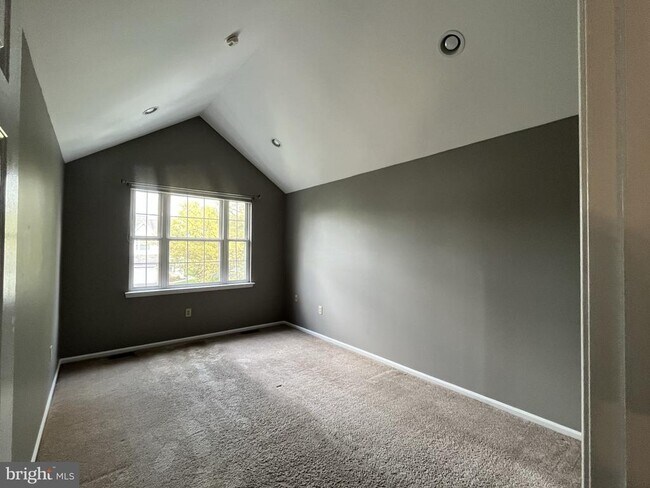 Building Photo - 2016 Greenes Way Cir