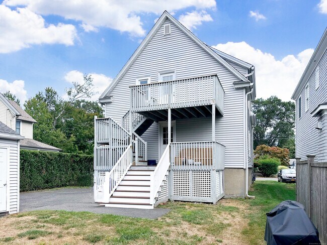 Building Photo - 66 Veres St