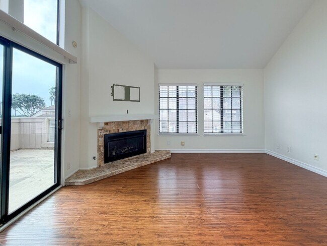 Building Photo - 407 Shoreview Dr