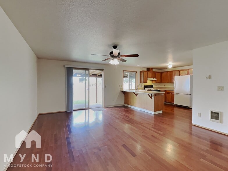 Building Photo - 7007 NE 142nd Ct