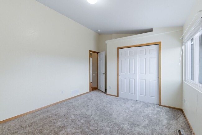 Building Photo - Woodman Hills 4 bdrm rancher