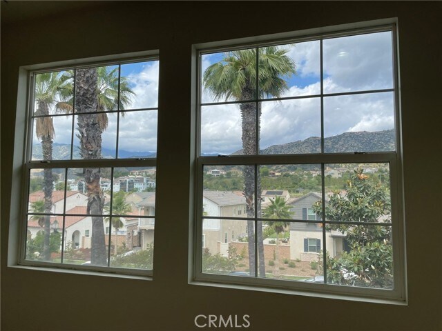 Building Photo - 810 The Promenade