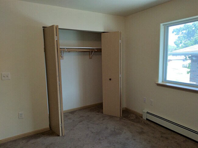 Building Photo - 956 Boston Way
